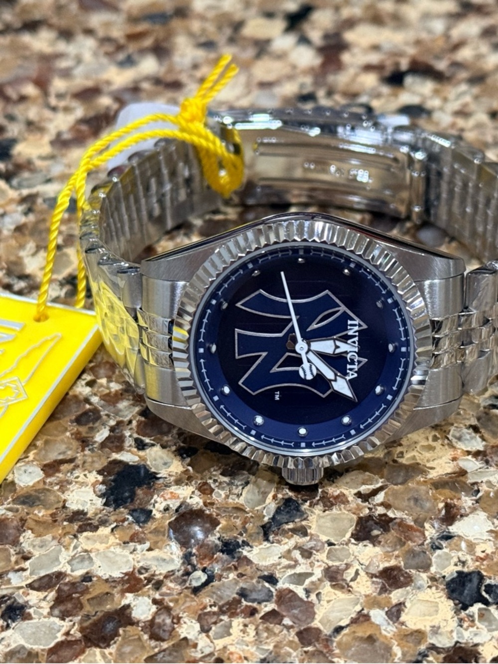 Invicta NY Yankees Silver Stainless Steel Watch with Blue Dial , special edition - Picture 6 of 9